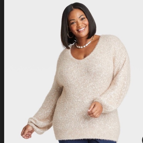 Ava & Viv Women's Tan Chenille Fuzzy V-Neck Sweater Plus Size 1X - Picture 3 of 9